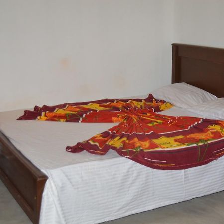 Half Moon Beach Resort Addaippallam ภายนอก รูปภาพ
